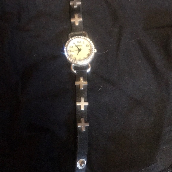 Geneva Accessories - Fashion statement watch